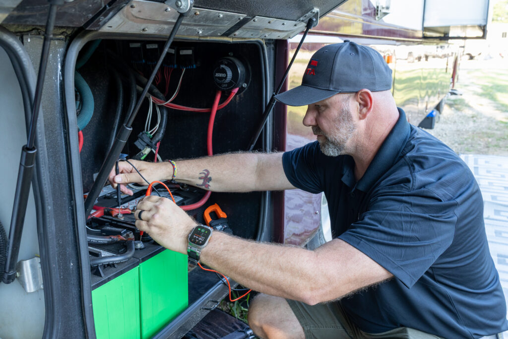 RV Tech Diagnosing